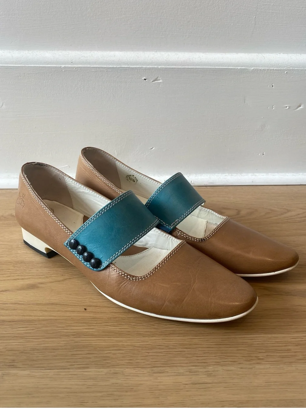 Fluevog Teal and Beige Mary Jane